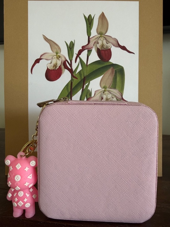 unbranded Handbags - Pink bear charm & Square Zip jewelery organizer